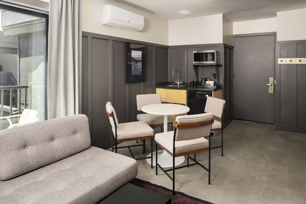 Private kitchenette