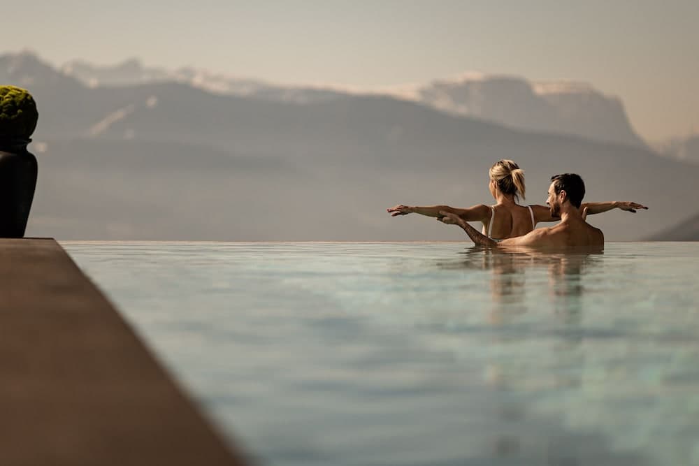 Infinity pool