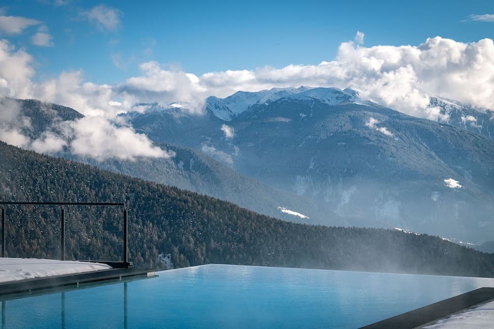 Infinity pool