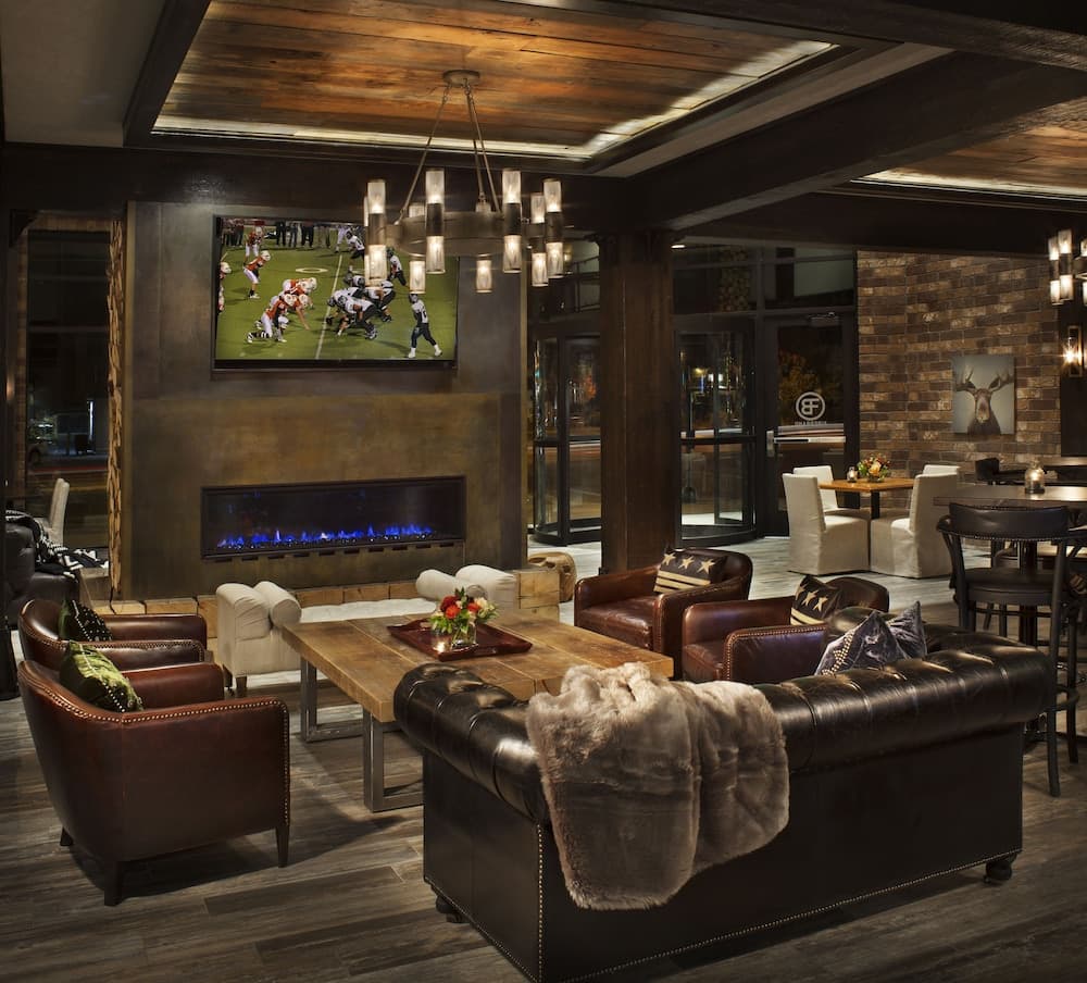 Lobby lounge