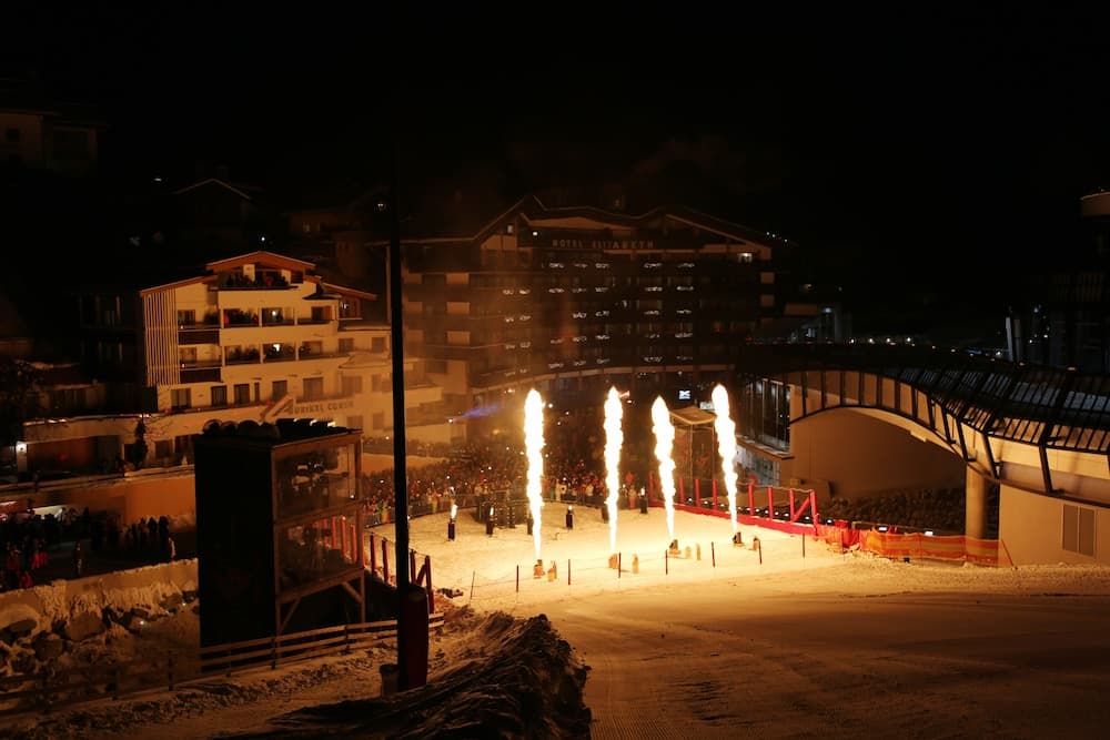 Snow and ski sports