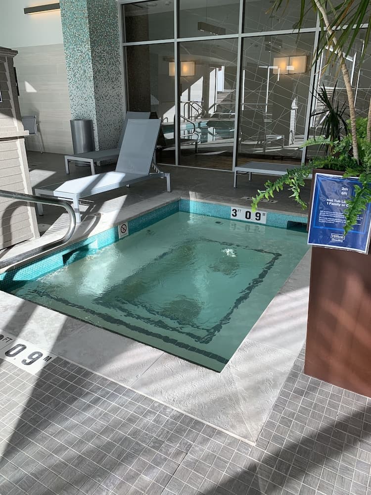 Indoor spa tub