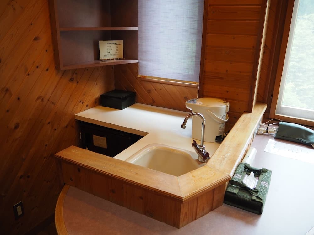 Bathroom amenities