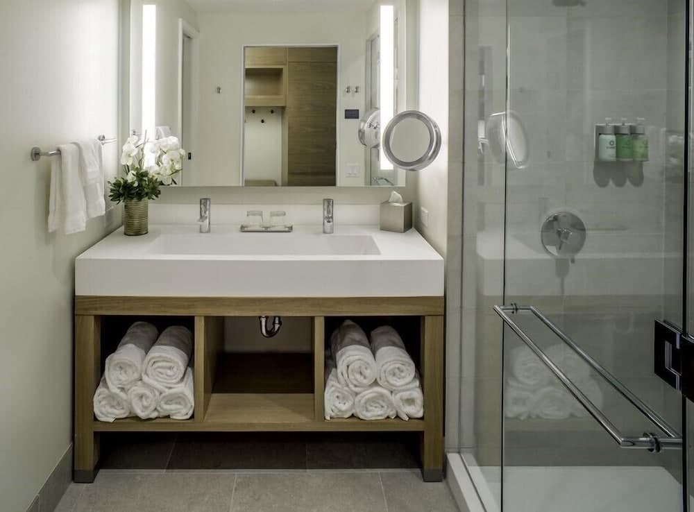 Bathroom shower