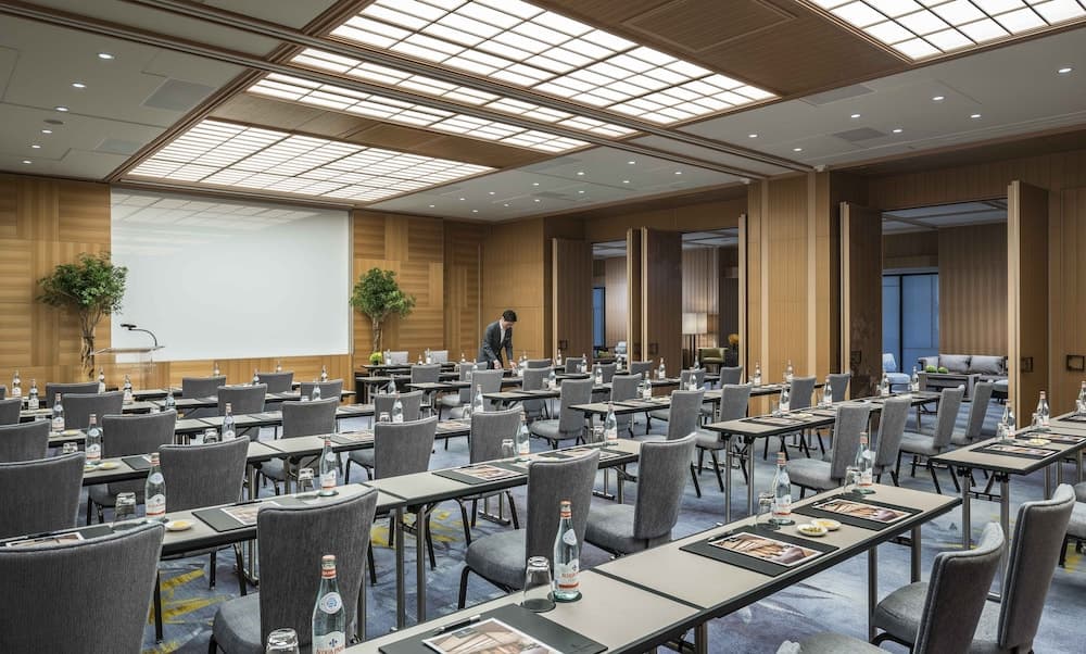 Meeting facility
