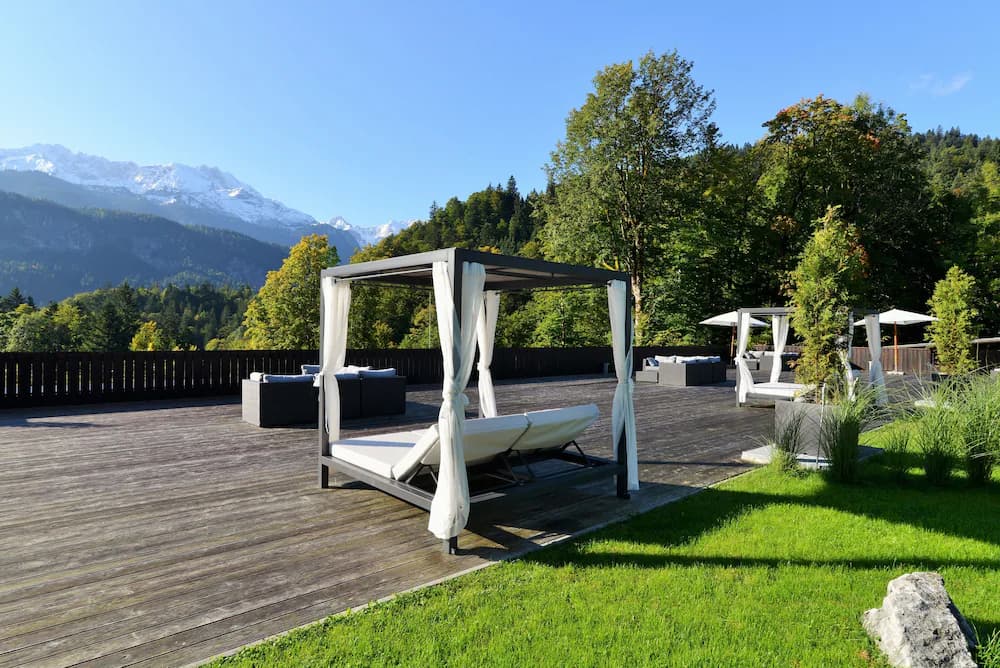 Sundeck