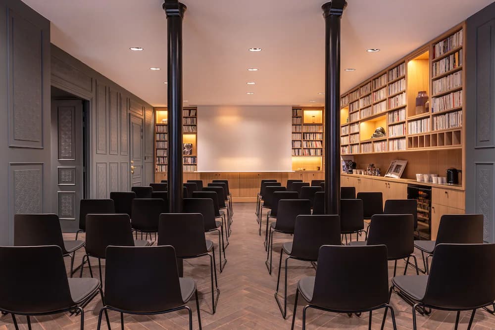 Meeting facility