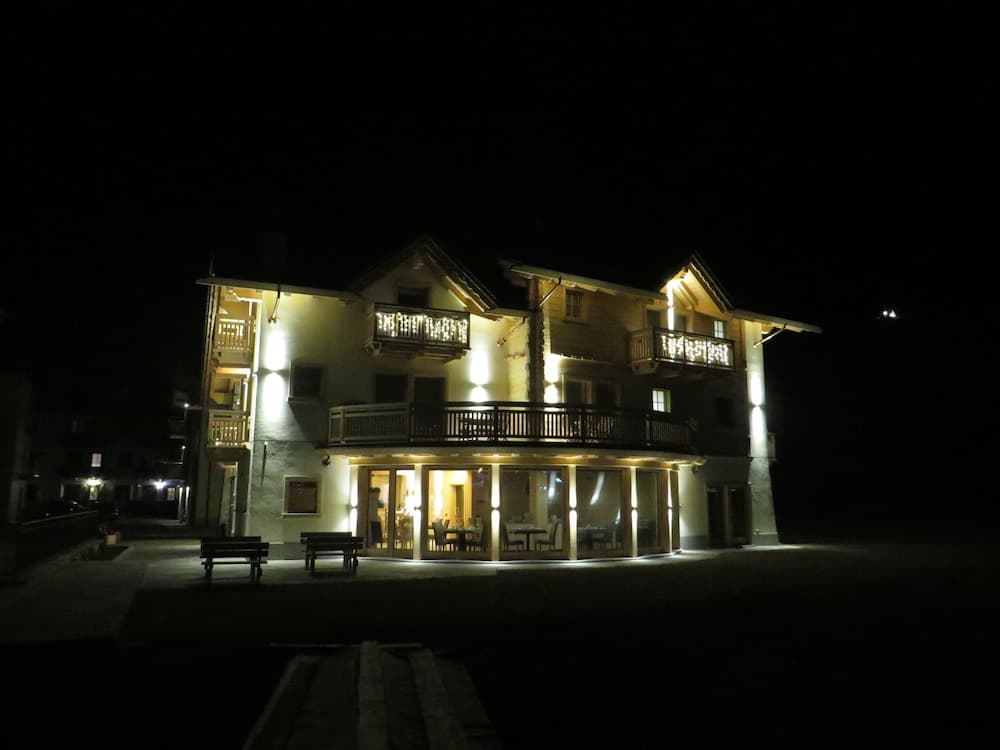 Front of property - evening/night