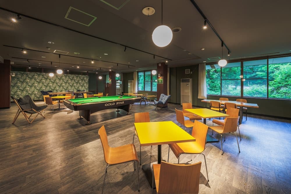 Lobby lounge