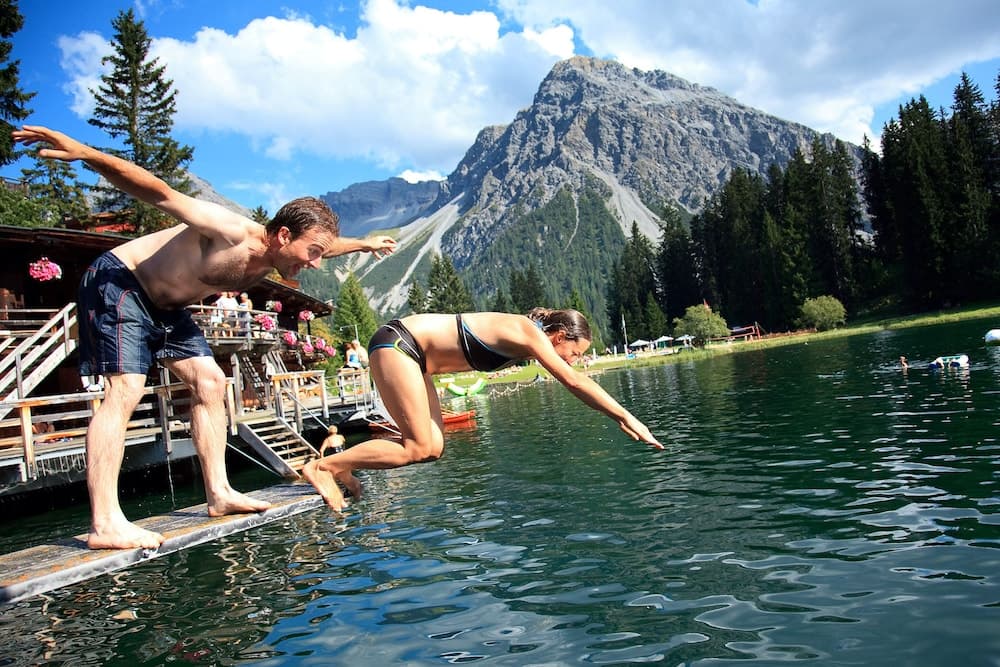 Exercise/lap pool