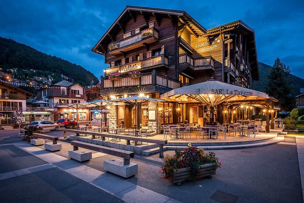 Front of property - evening/night