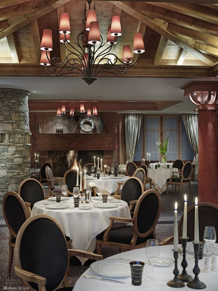 Couples dining