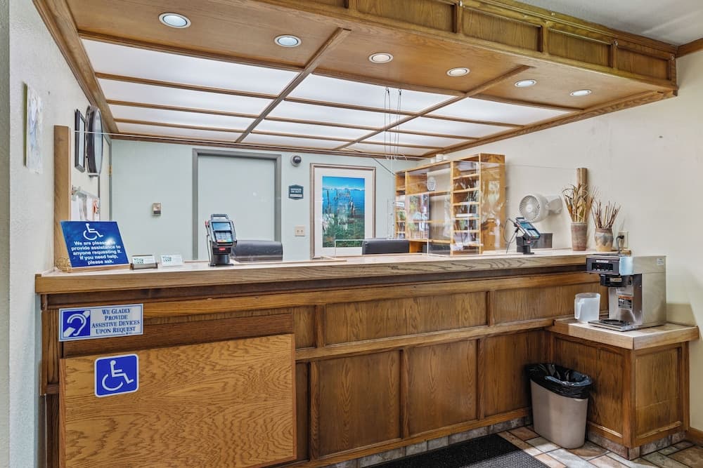 Check-in/check-out kiosk