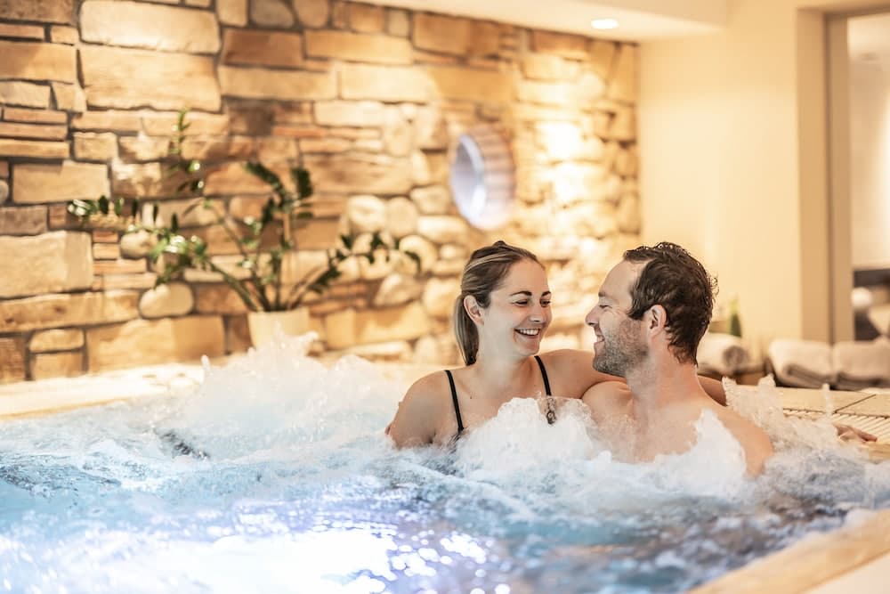 Indoor spa tub