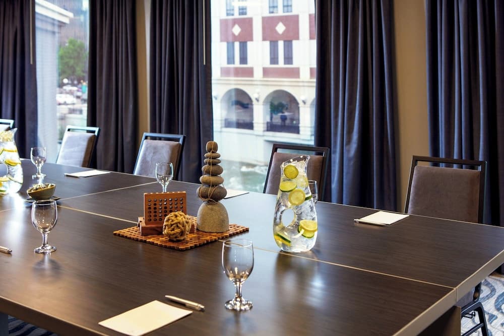 Meeting facility