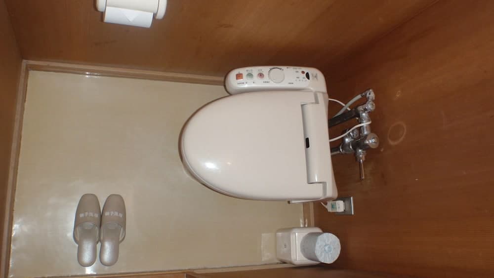 Bathroom amenities