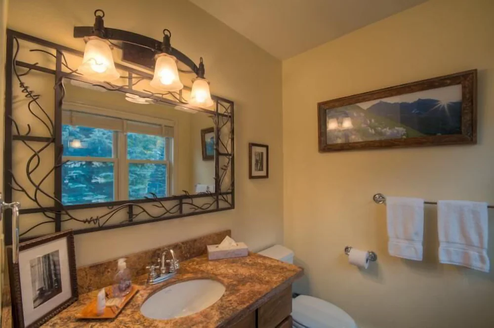 Bathroom sink