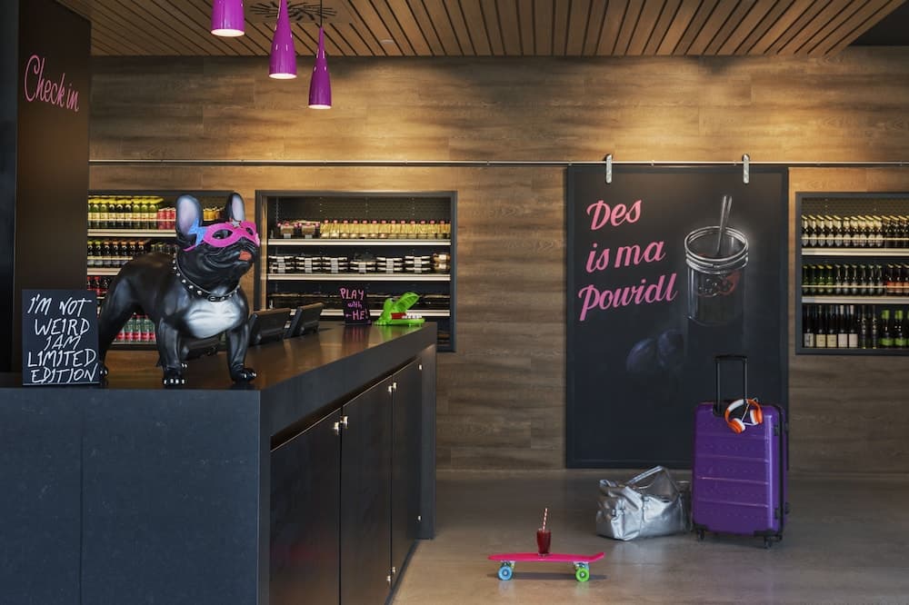Snack bar