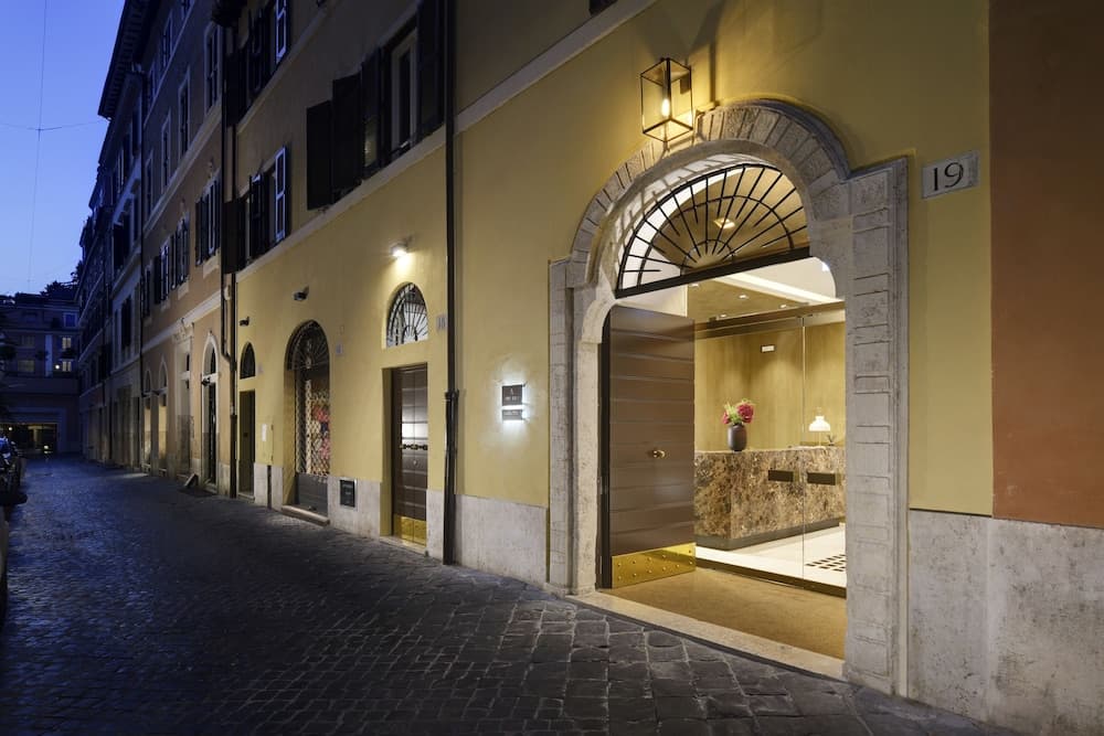 Front of property - evening/night