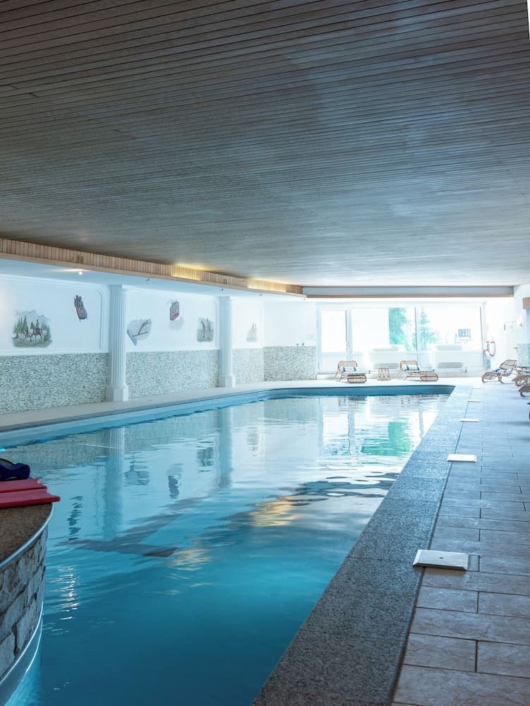 Exercise/lap pool