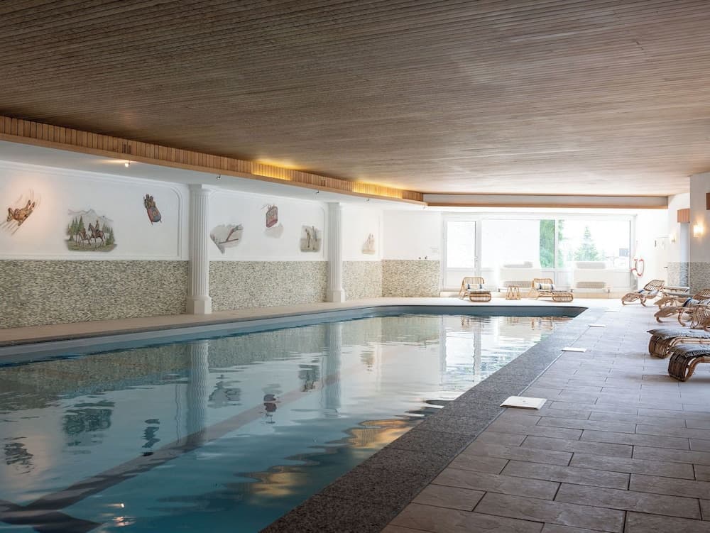 Exercise/lap pool