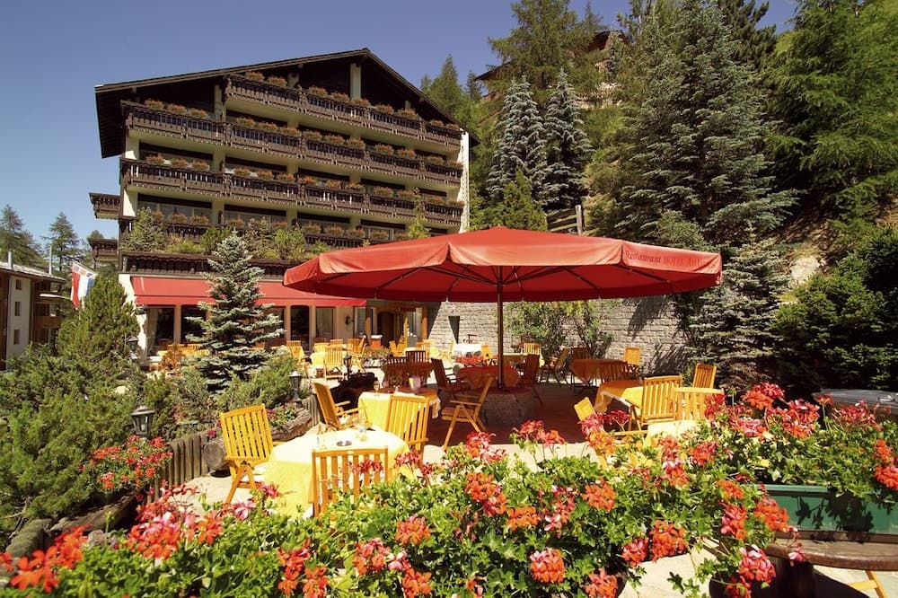 Sundeck