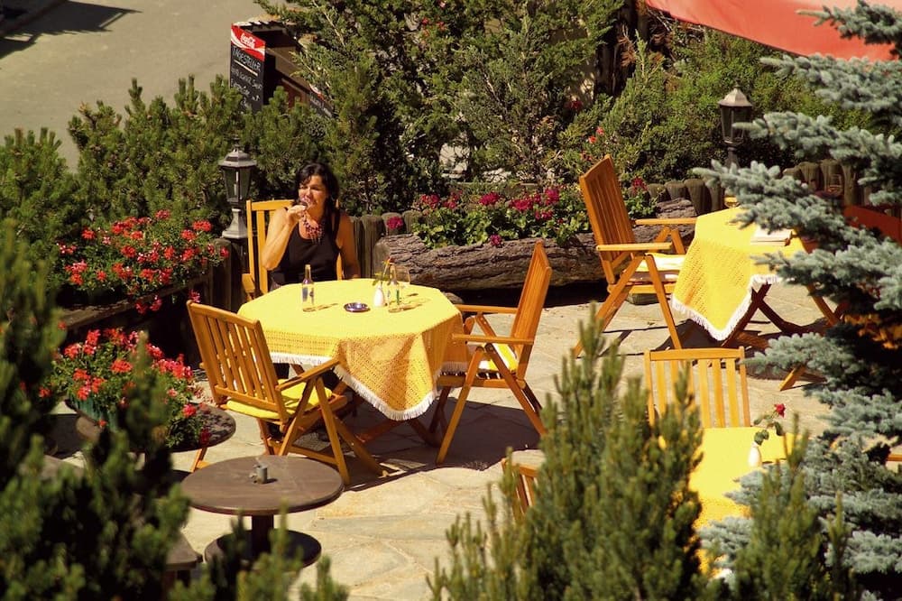 Sundeck