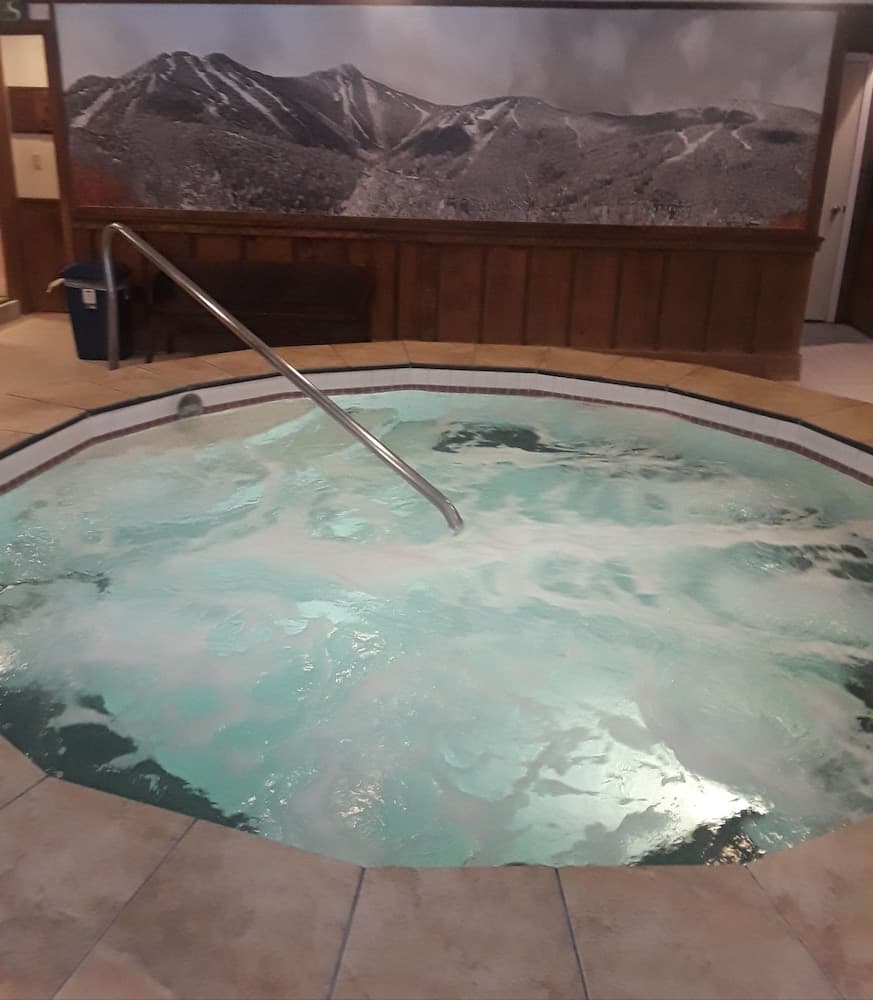 Indoor spa tub