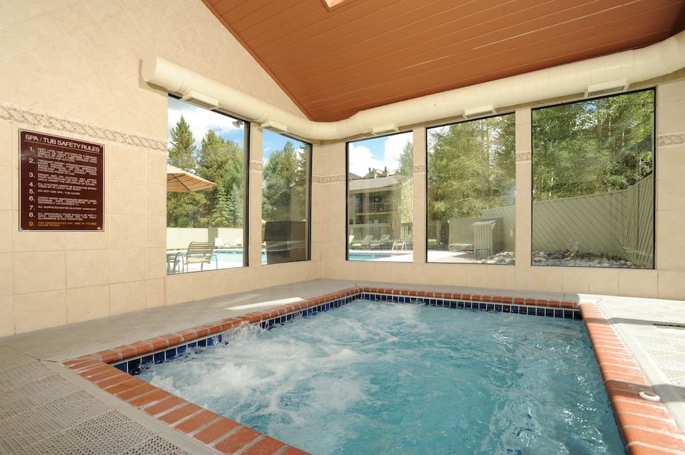 Indoor spa tub