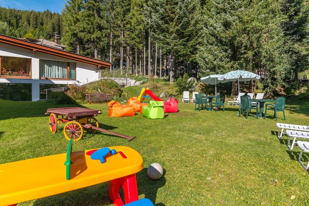 Children's play area - outdoor