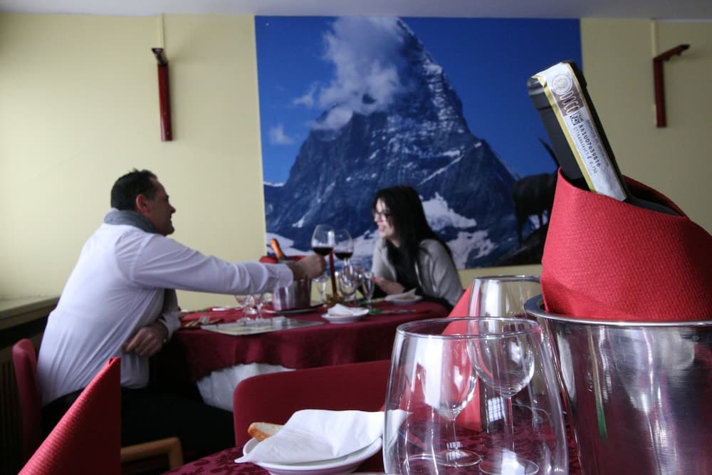 Couples dining