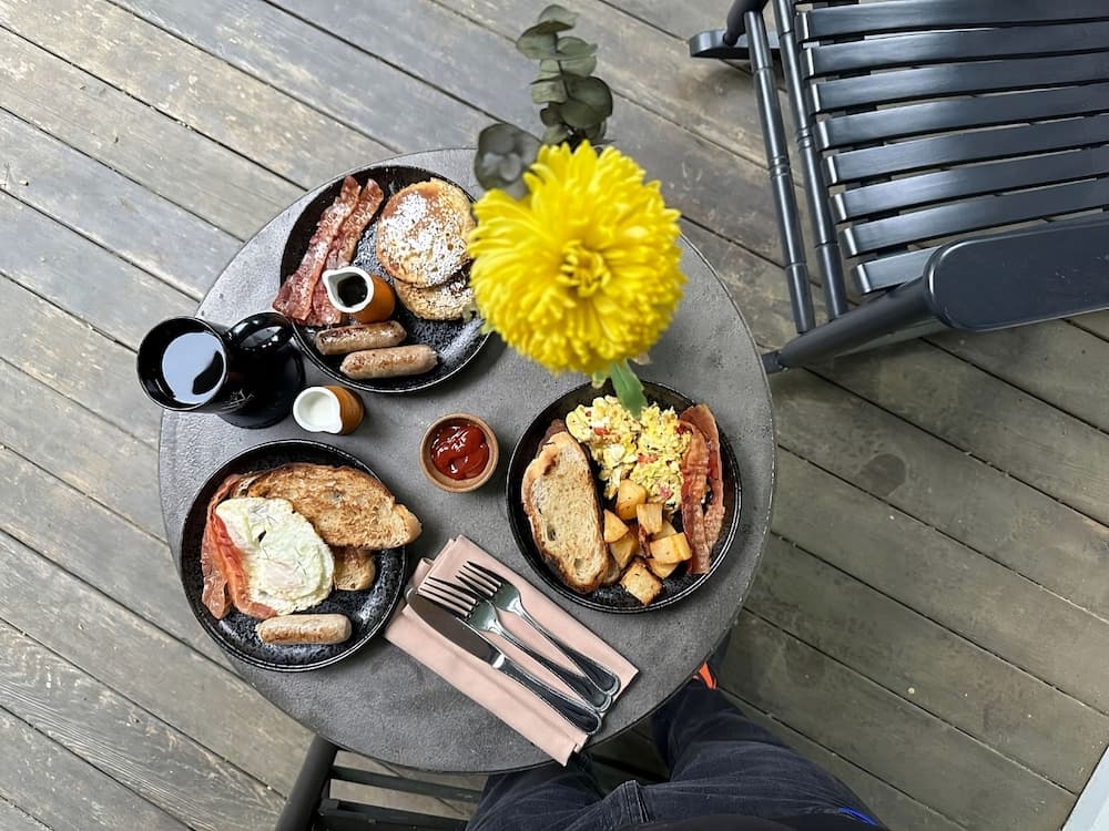 Breakfast meal