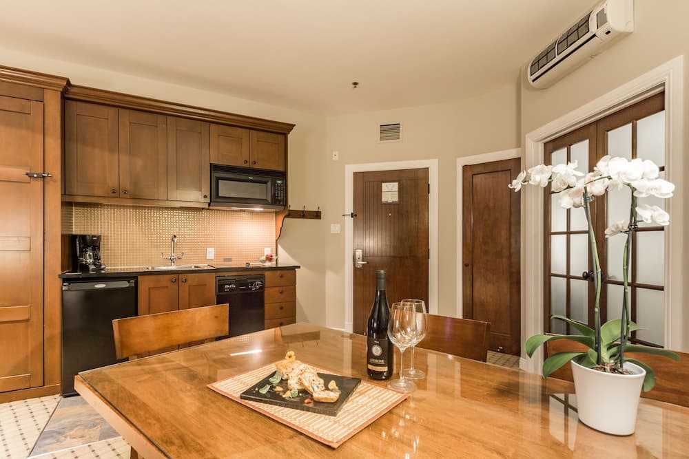Private kitchenette