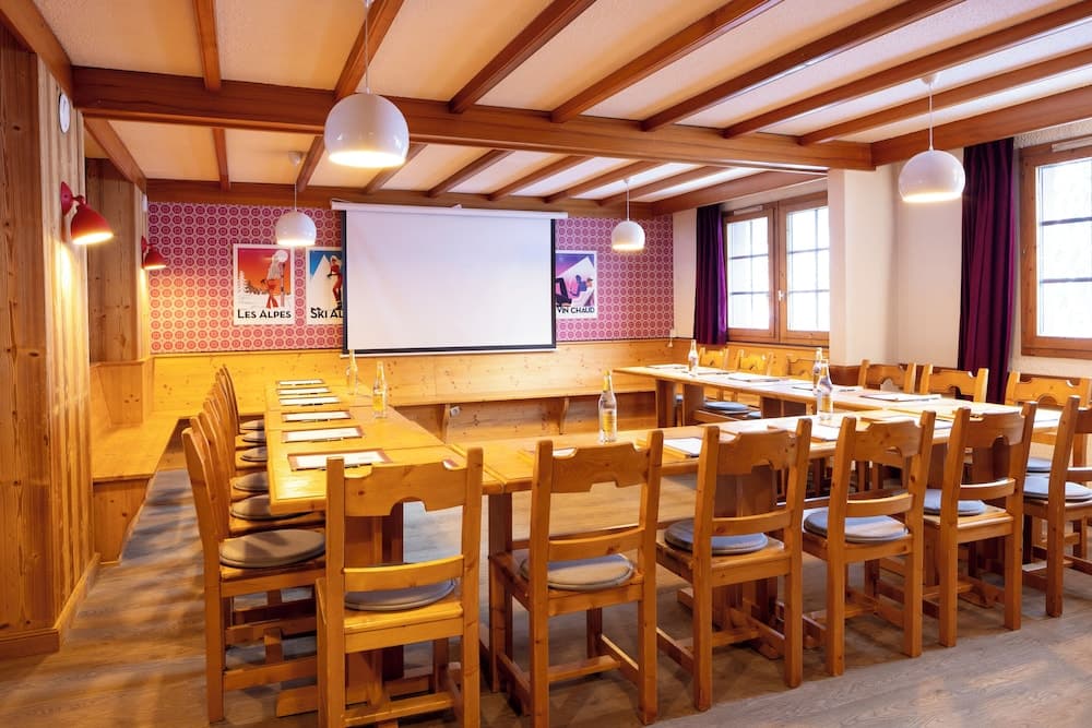 Meeting facility