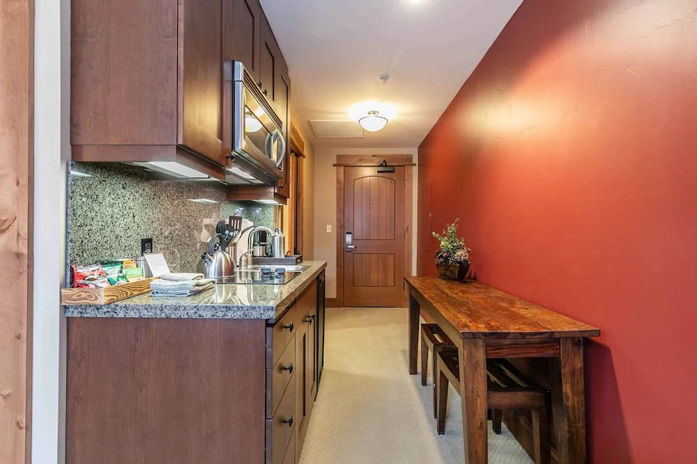 Private kitchenette