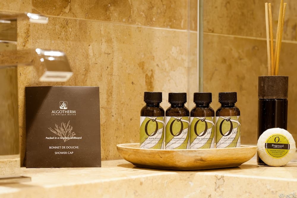 Bathroom amenities