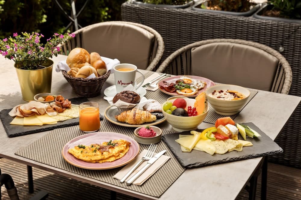Breakfast meal