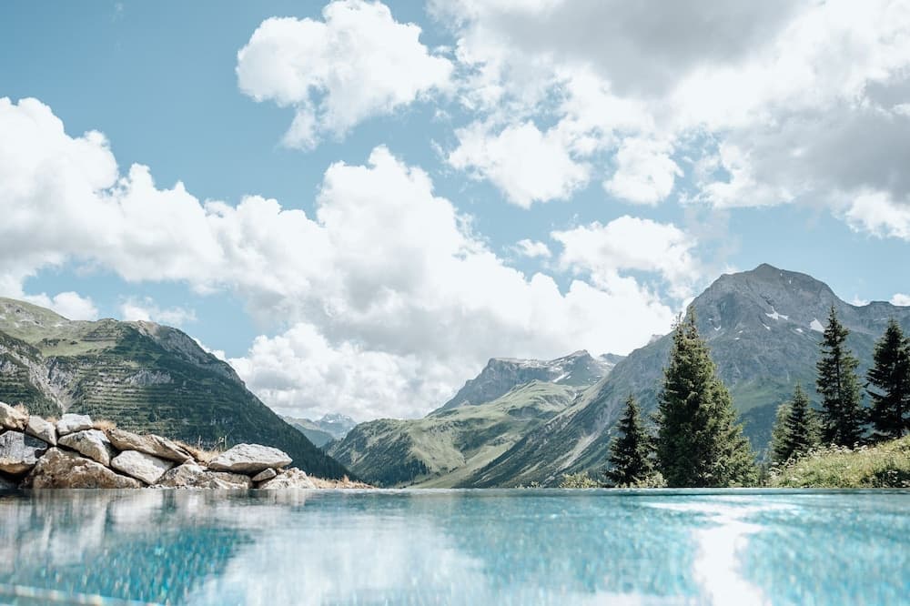 Infinity pool