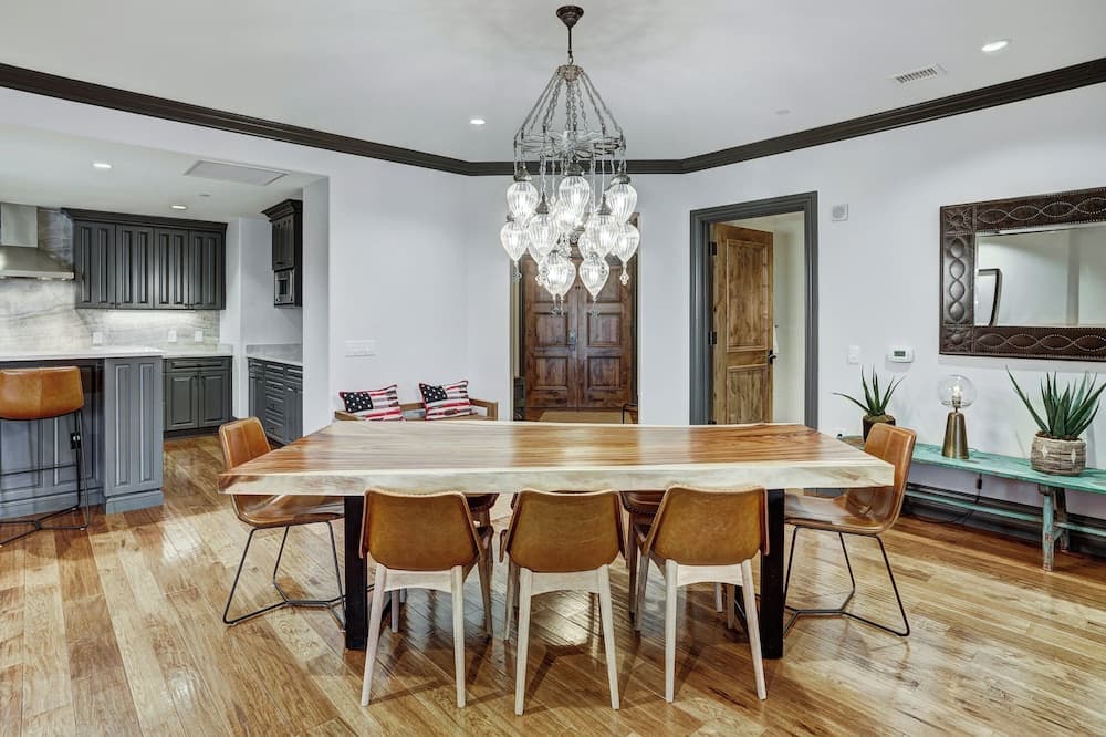 In-room dining
