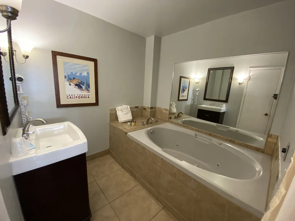 Jetted tub