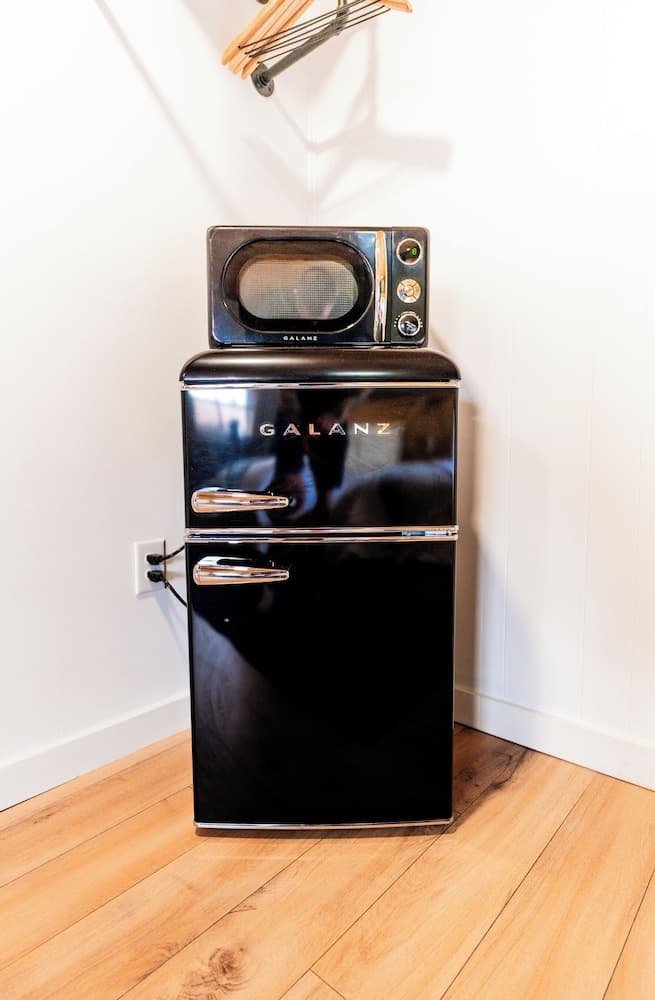 Mini-refrigerator