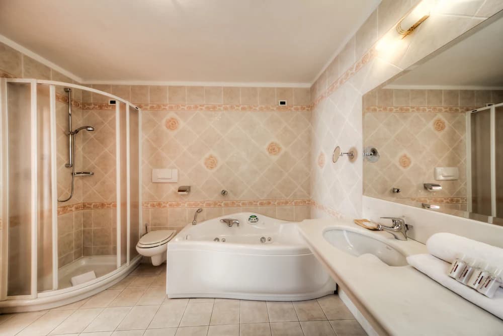 Bathroom amenities