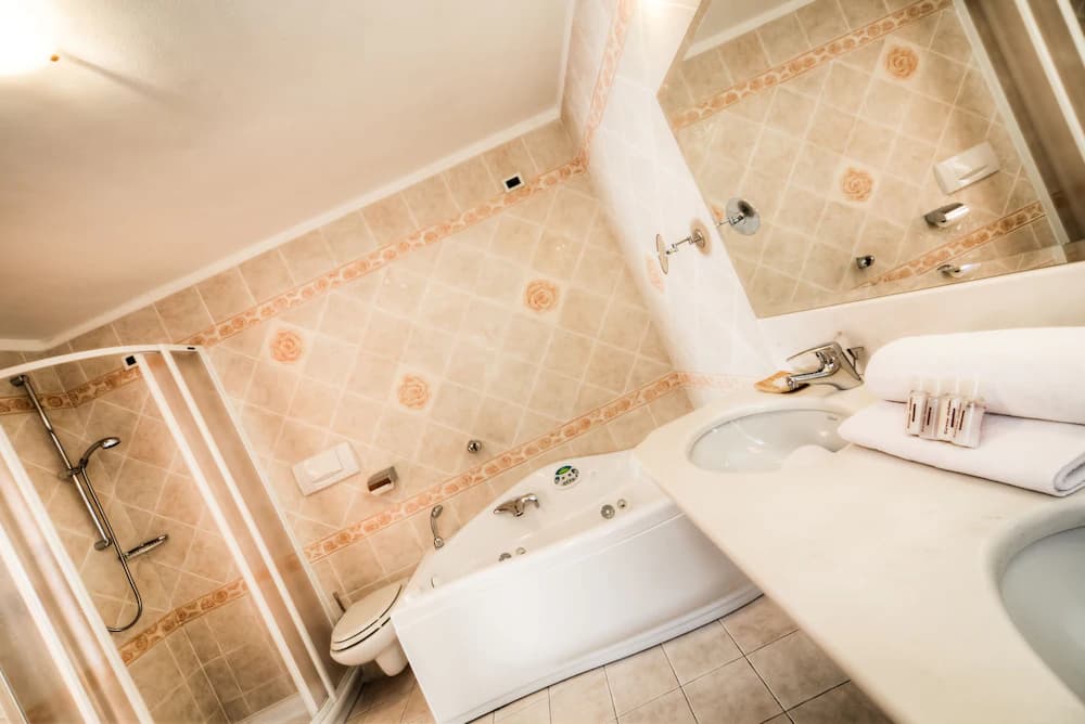 Bathroom amenities