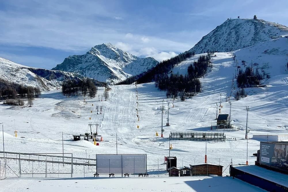 Snow and ski sports