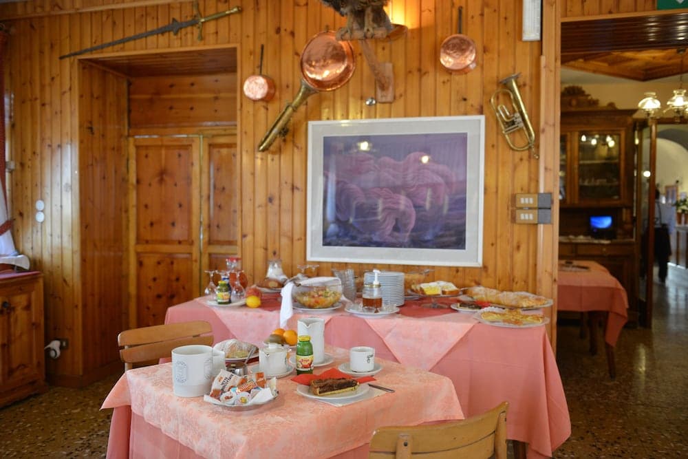 Breakfast area