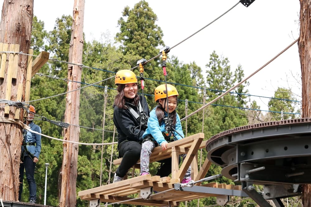 Ropes course (team building)