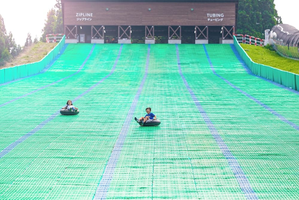 Snow tubing
