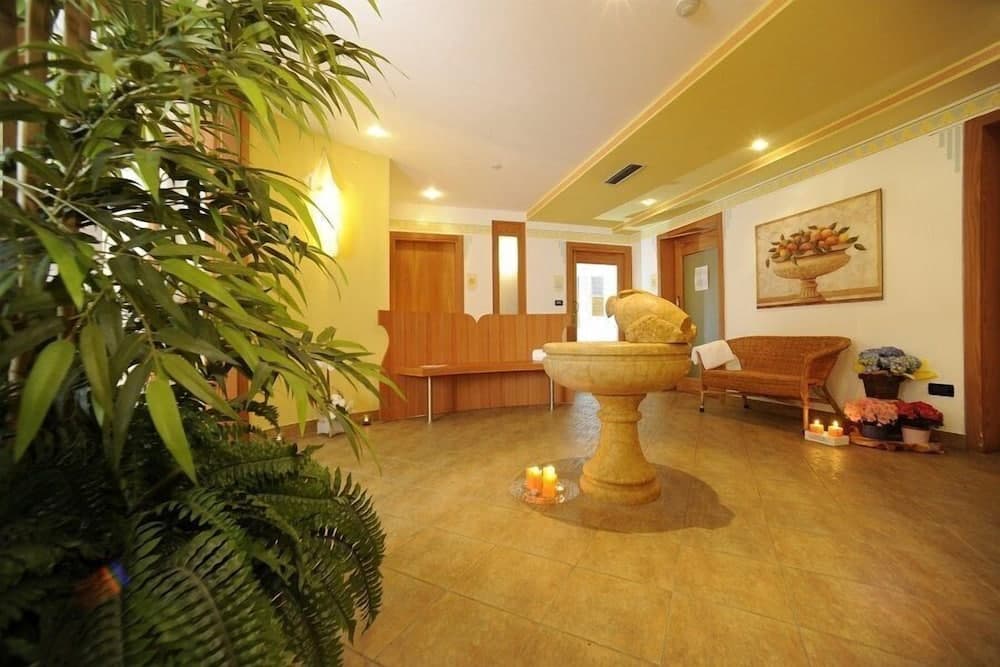 Spa reception