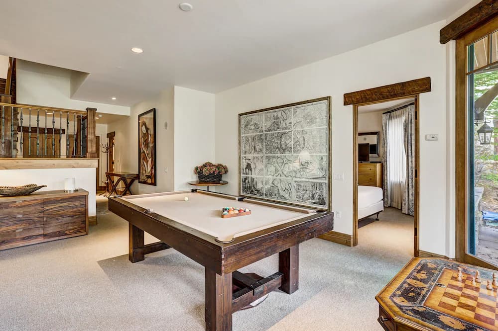 Game room