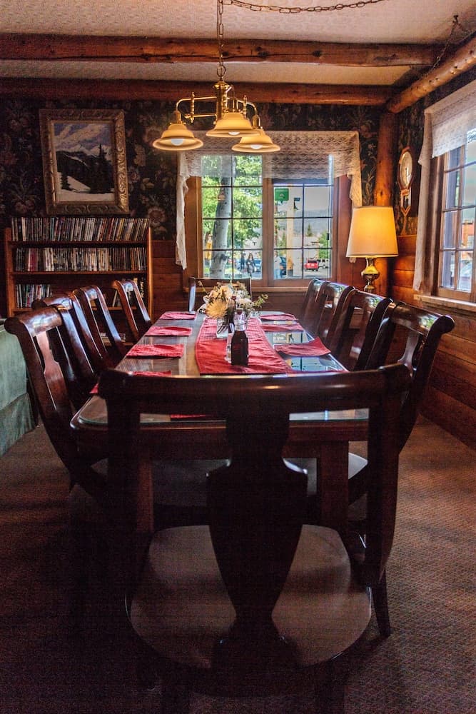 Breakfast area